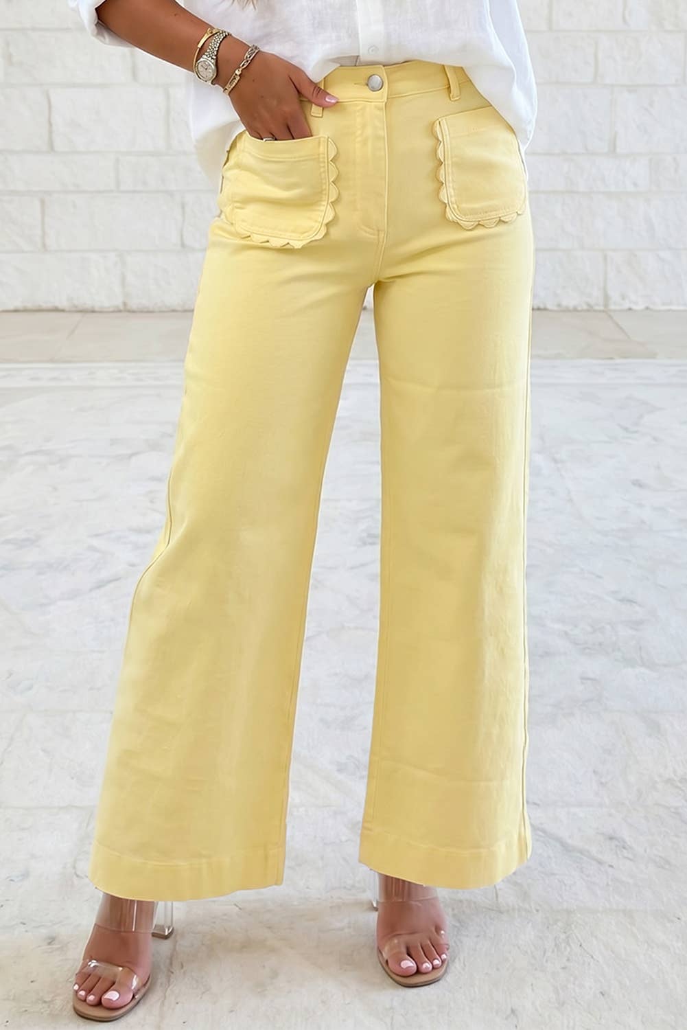 Solid Color Scalloped Patch Pocket Shift Jeans