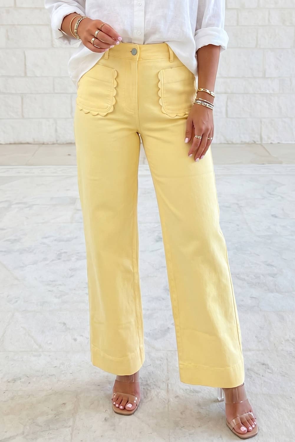 Solid Color Scalloped Patch Pocket Shift Jeans