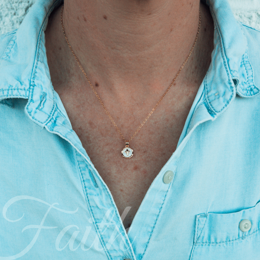 Faith Necklace, Gold