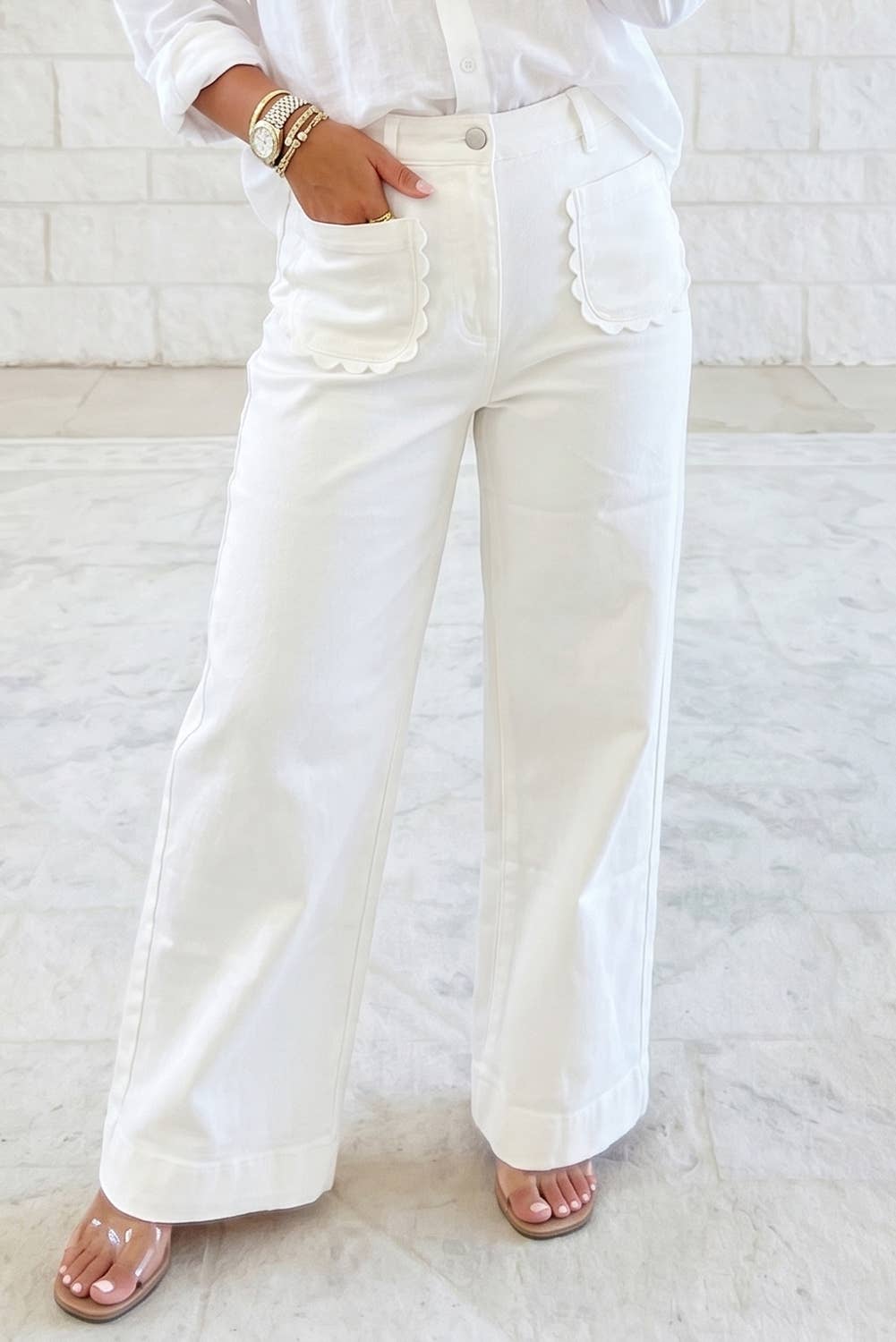 Solid Color Scalloped Patch Pocket Shift Jeans